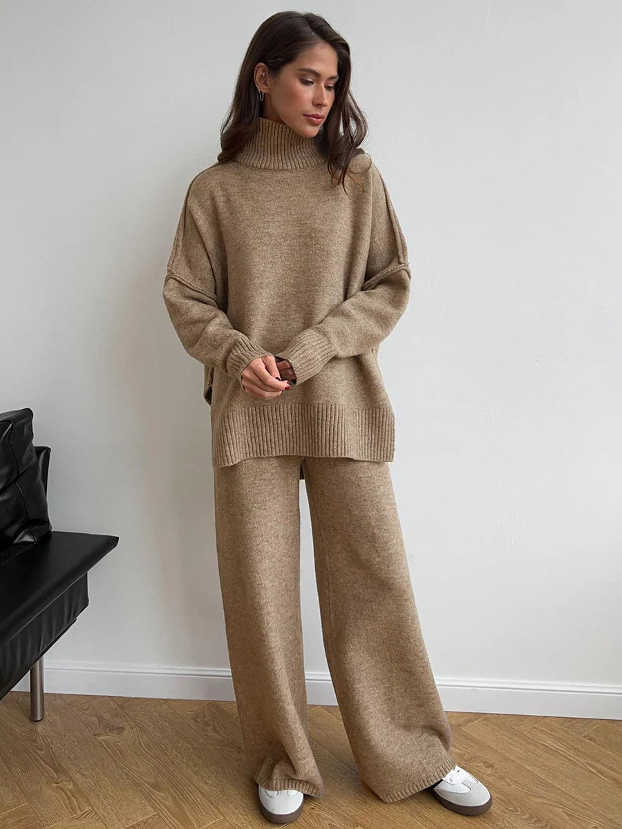 Sienna Collection | Women's Oversized Two-Piece Set with Wide Leg Pants and Turtleneck for Comfortable Style 1