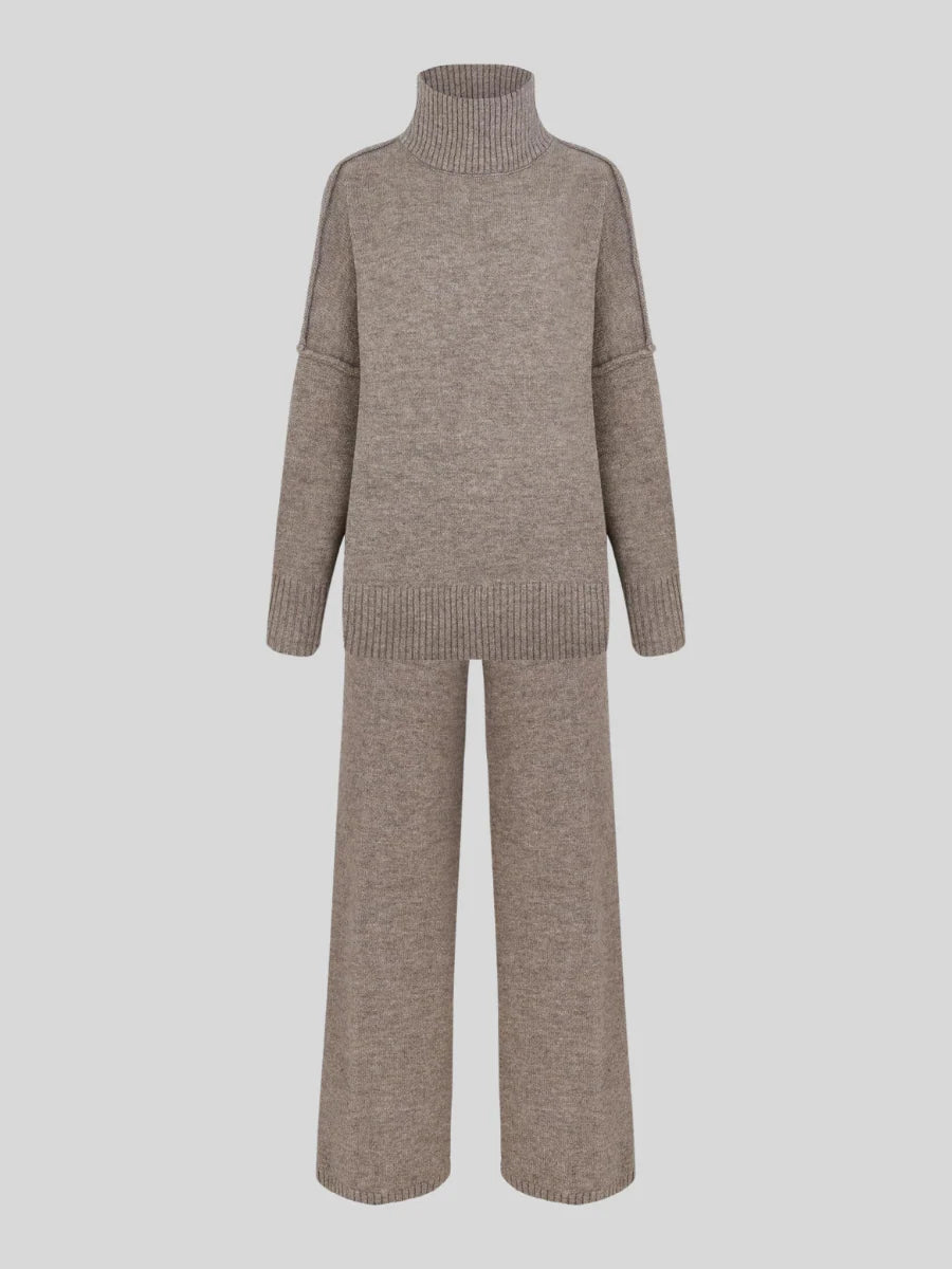 Sienna Collection | Women's Oversized Two-Piece Set with Wide Leg Pants and Turtleneck for Comfortable Style 3